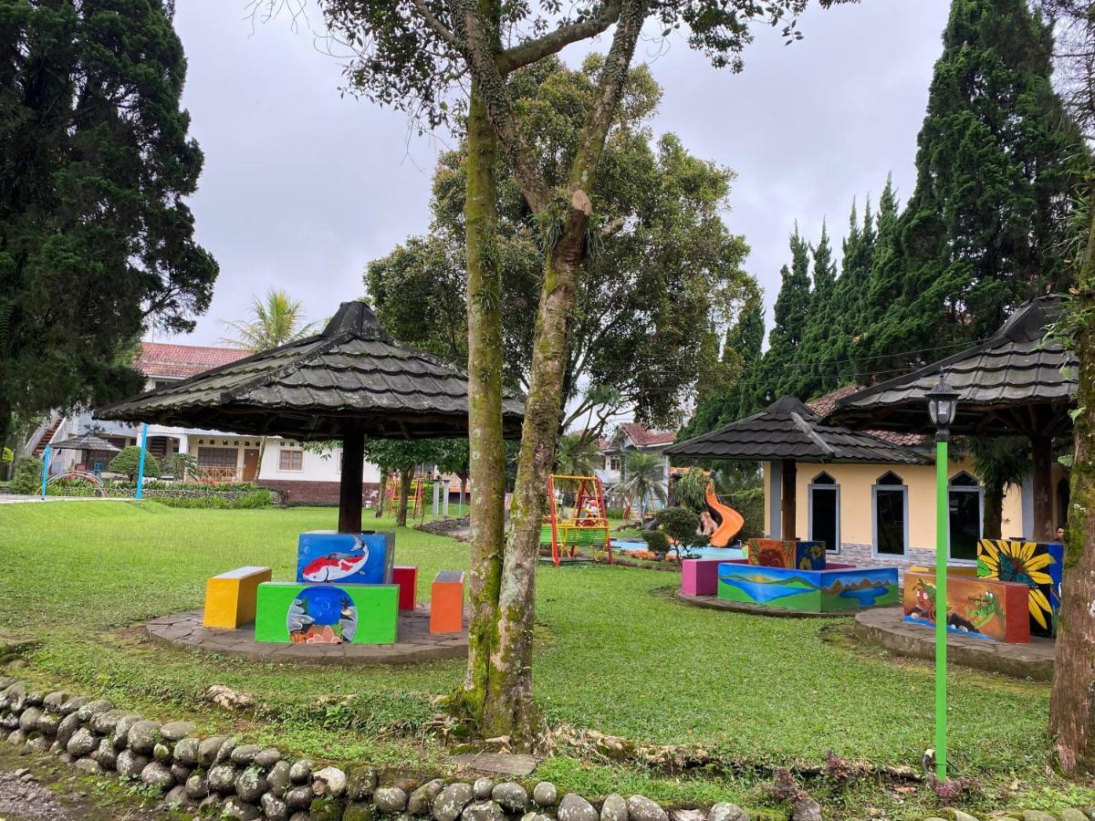 Hotel Puspa Sari Ciater Exterior photo