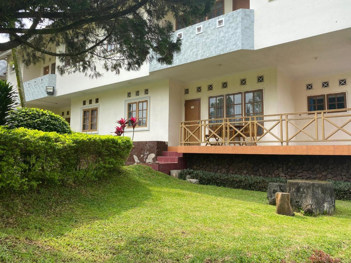 Hotel Puspa Sari Ciater Exterior photo