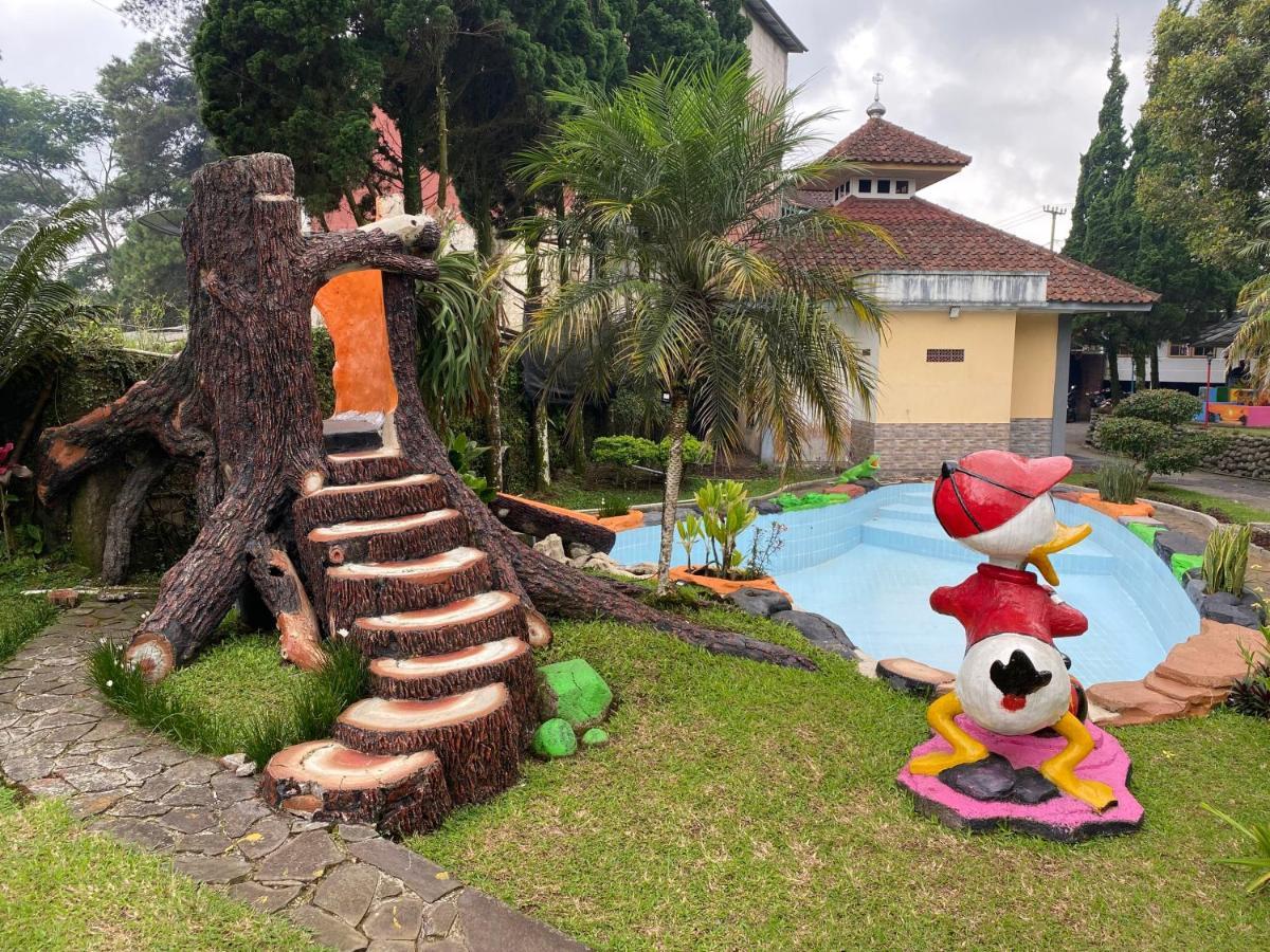 Hotel Puspa Sari Ciater Exterior photo