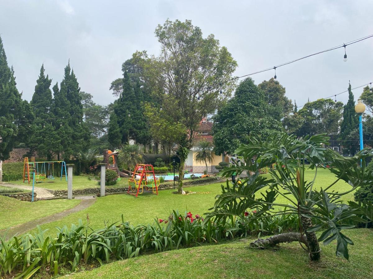 Hotel Puspa Sari Ciater Exterior photo