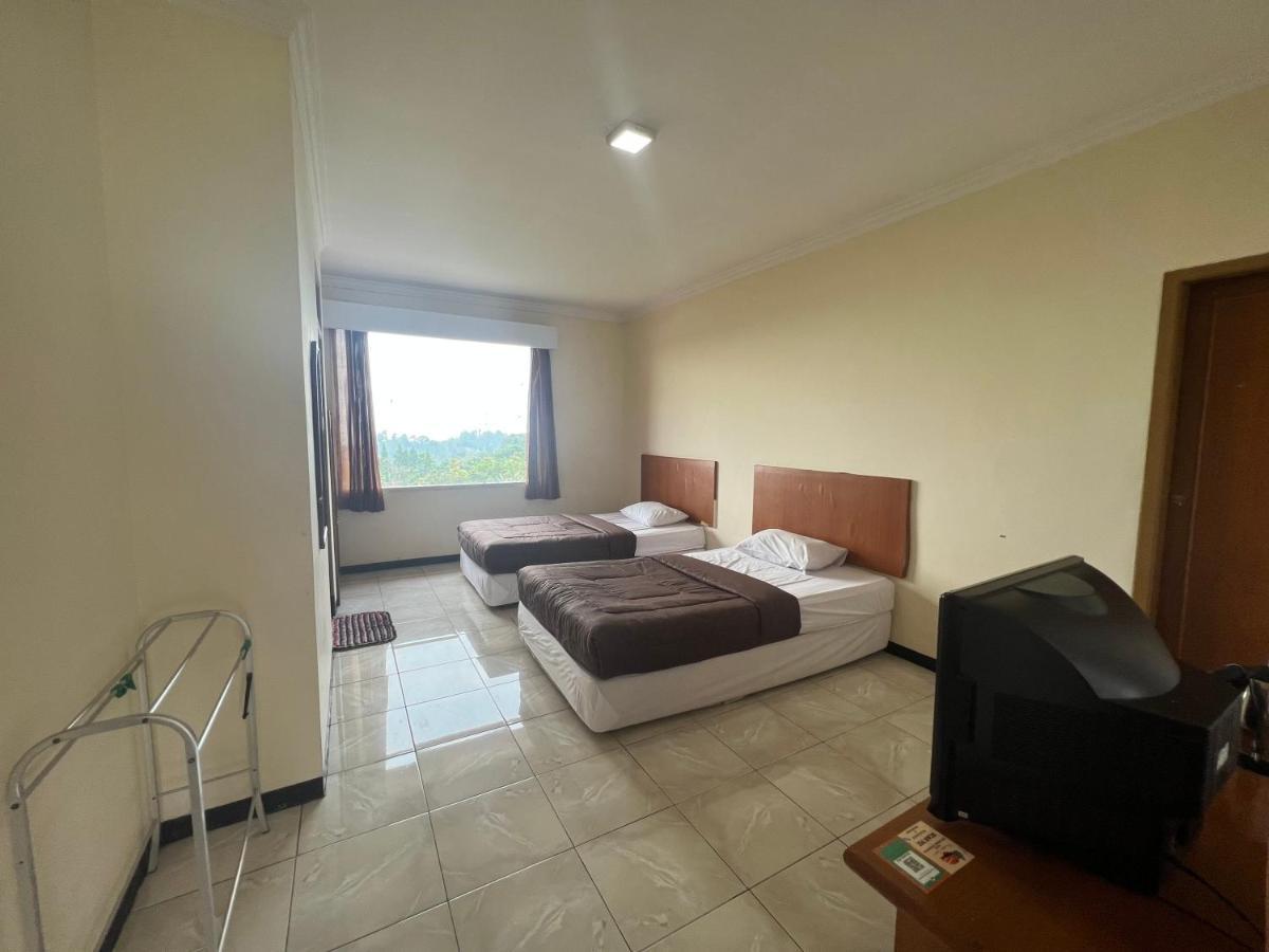 Hotel Puspa Sari Ciater Exterior photo